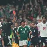 Quansah suspendido dos partidos tras expulsión en México