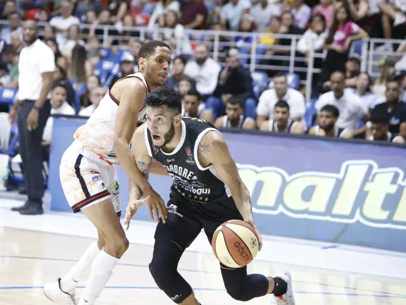 Gladiadores arrolló a Cangrejeros