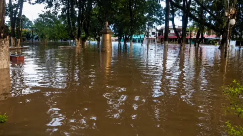 Inundaciones en La Victoria dejan sin techo a miles de familias