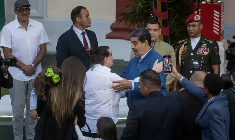 Maduro recibe en Miraflores a Álex Saab tras el “milagro” de su liberación