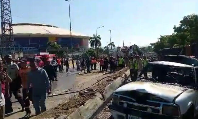 Al menos 5 muertos y 7 heridos deja choque múltiple en La Guaira