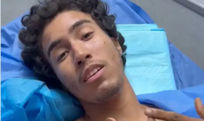 Aaron Levi agradece a Bukele tras ser sacado con vida de los escombros en La Guaira