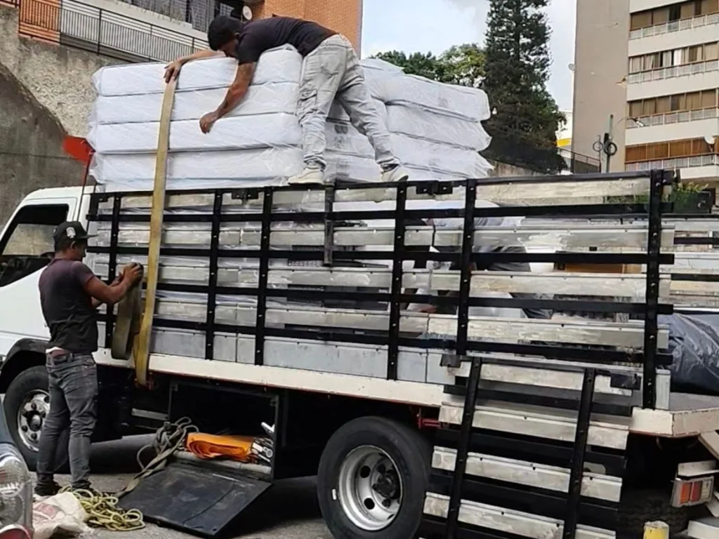 Parroquia en Caracas se convierte en centro de acopio tras los sismos del 24 de junio