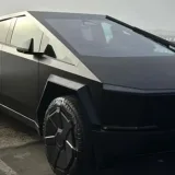 
			Este es el video del Cybertruck negro mate de Tesla que se robó las miradas en California		