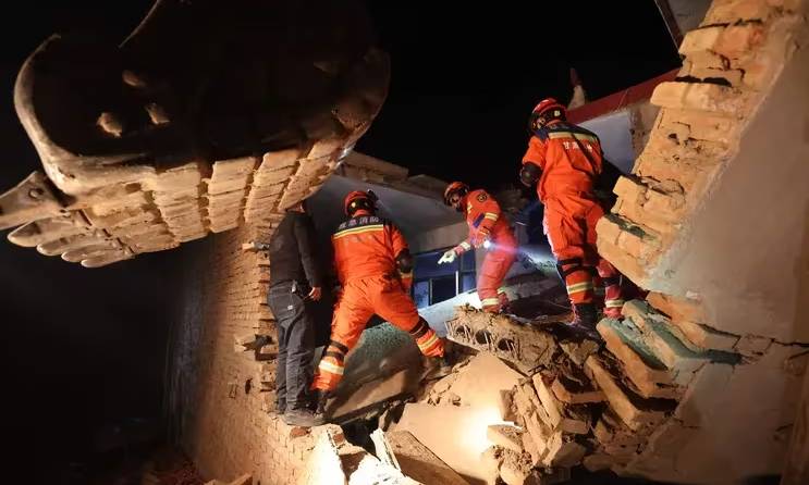Terremoto en noroeste de China deja 118 muertos