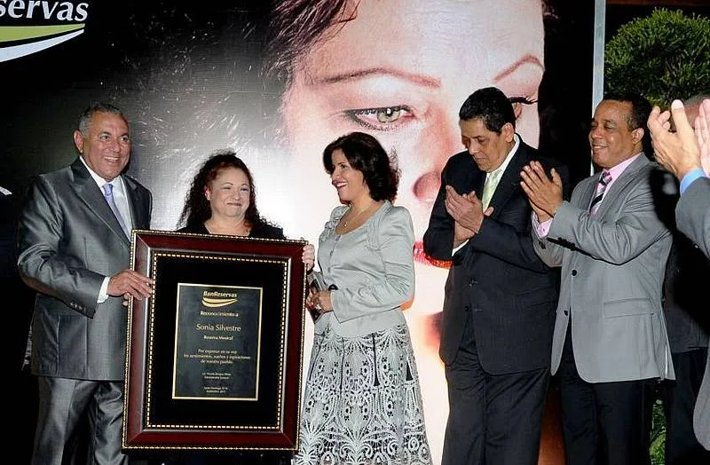 File:Sonia Silvestre Coleccion Musical Reservas.jpg