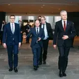 File:Morawiecki spotkał się z Olafem Scholzem i Gitanasem Nausėdą w Kancelarii Federalnej w Berlinie (2022.02.26) 05.jpg