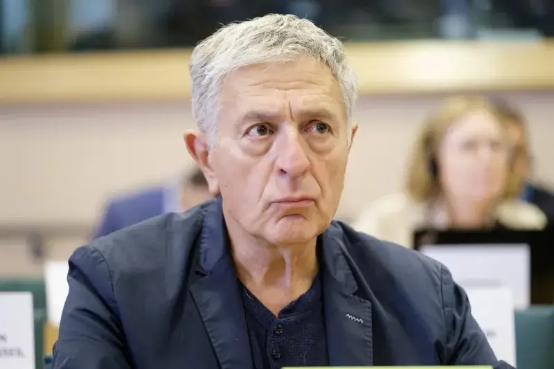 Investigador del Parlamento Europeo fue espiado con Pegasus mientras examinaba abusos del software