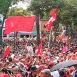 Sindicatos oficialistas apoyan aumento de "ingreso mínimo vital" por Maduro
