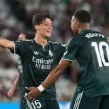 Mbappé y Espí rescatan al Real Madrid frente al Elche