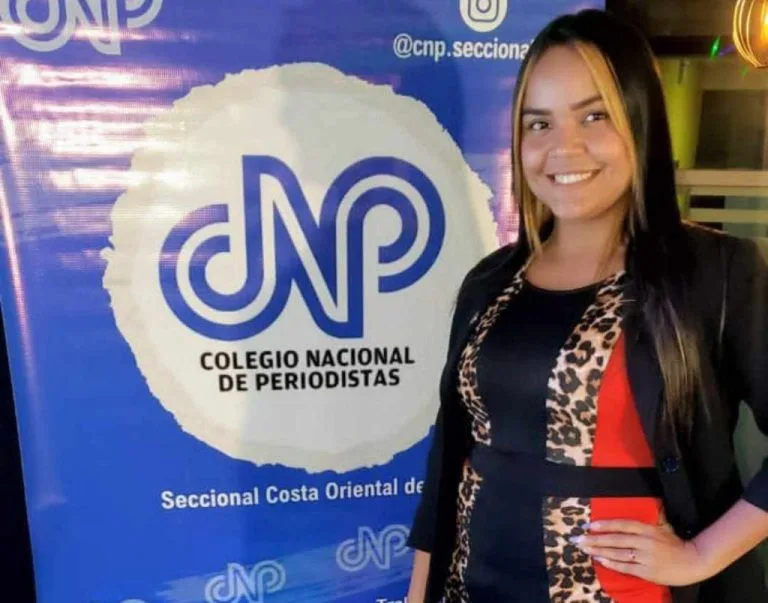Directora Somos Noticias Col recibe mención especial Día