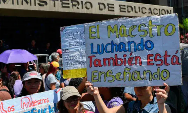 Santaella: "Maduro dará los anuncios cuando estén las condiciones"