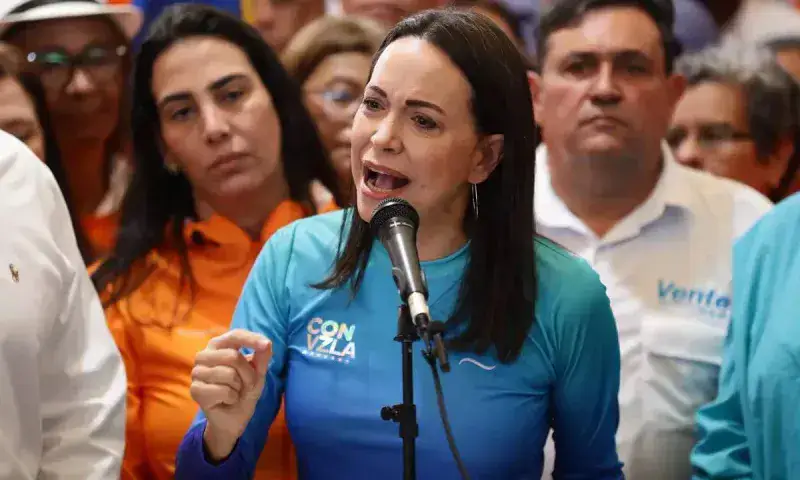 Henri Falcón anunció respaldo de "Futuro" a María Corina