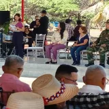 
			Homenajeados docentes zulianos en el Día del Maestro		