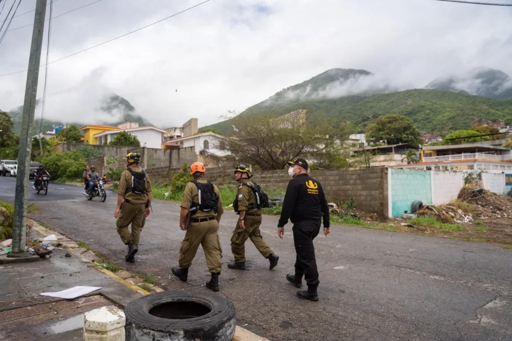 Expertos israelíes inician plan de recuperación tras terremotos
