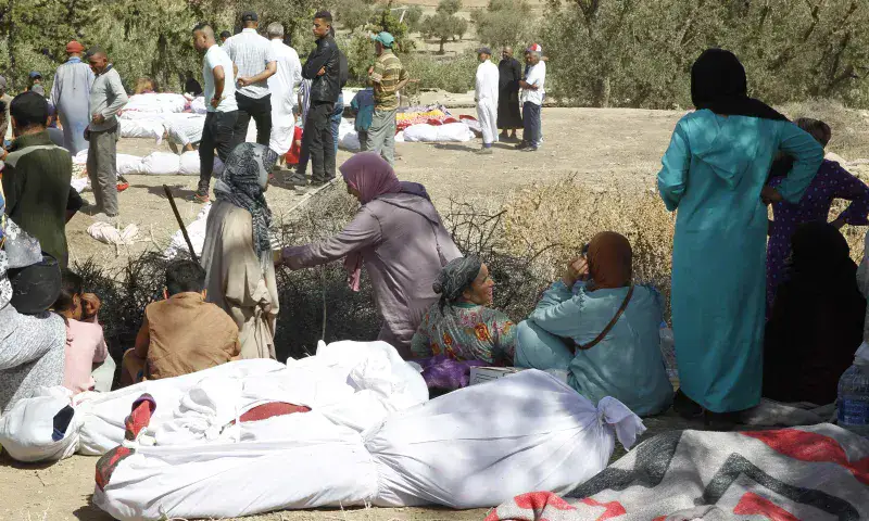 Sube a 1.305 el balance de muertos por terremoto en Marruecos