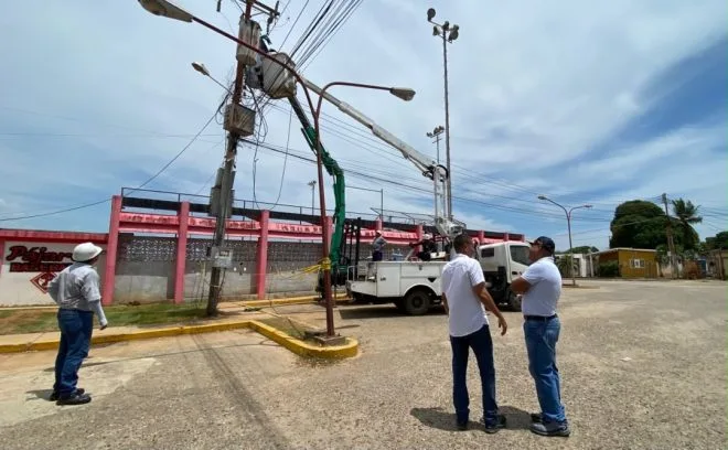 Sustituyen tres transformadores eléctricos en sectores de Cabimas