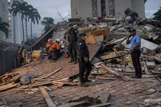 Fallecidos por terremotos suben a 4.333; desaparecidos siguen