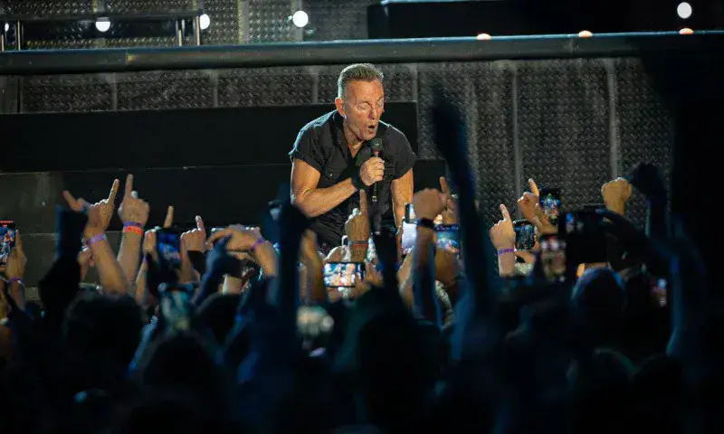 Bruce Springsteen pospone conciertos de septiembre por úlcera gástrica