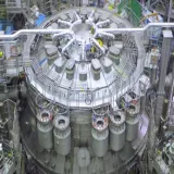 
			Japón inaugura el mayor reactor de fusión nuclear del mundo		