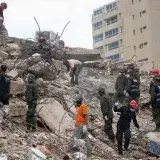 Colombiano atrapado bajo escombros en La Guaira