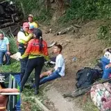 Buseta volcó en Carabobo y una joven de 22 años murió