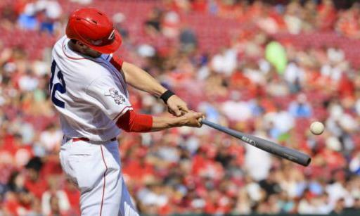 Los Rojos humillan a los Filis en el día de Jackie Robinson