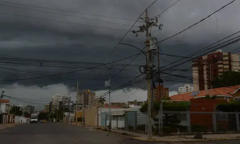 Prevén cielos nublados y lluvias vespertinas en Zulia