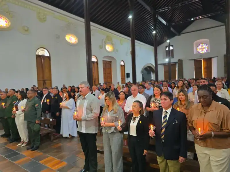 Gobernador Luis Caldera orquesta misa de unidad en Maracaibo