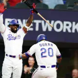 Los Rangers aplastan a los Astros y ganan la serie de Texas