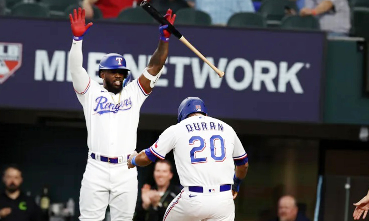 Los Rangers aplastan a los Astros y ganan la serie de Texas