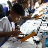 Seis zulianos avanzan en Nanotecnología y una marabina destaca