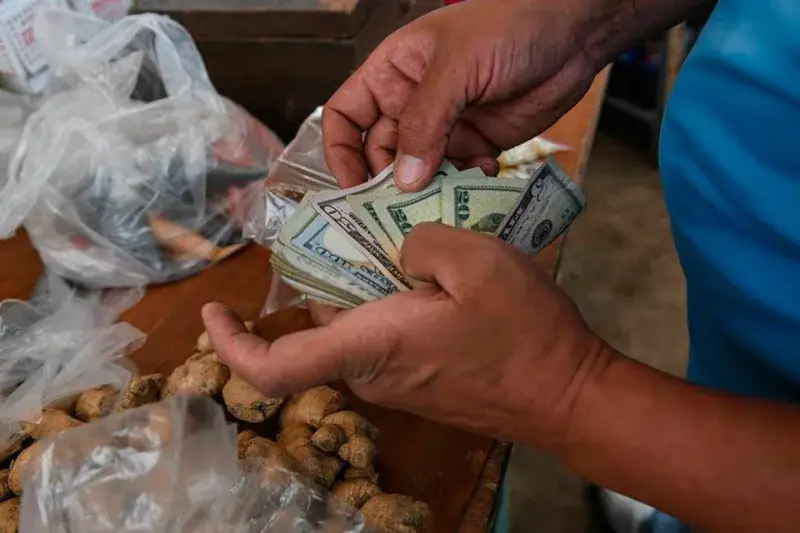 Inflación en Venezuela se acelera con un alza del 13,8 % en junio