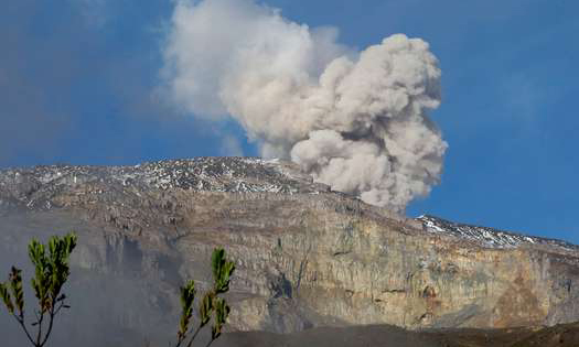 Actividad del volcán Nevado del Ruiz sigue siendo muy inestable