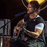 Ricardo Arjona suspende su gira por “crisis médica”
