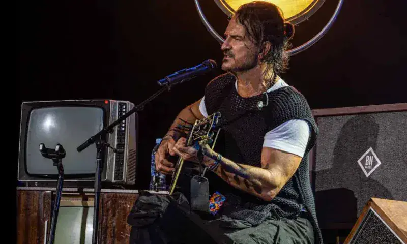 Ricardo Arjona suspende su gira por “crisis médica”