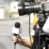Periodista estadounidense denuncia censura y hostigamiento