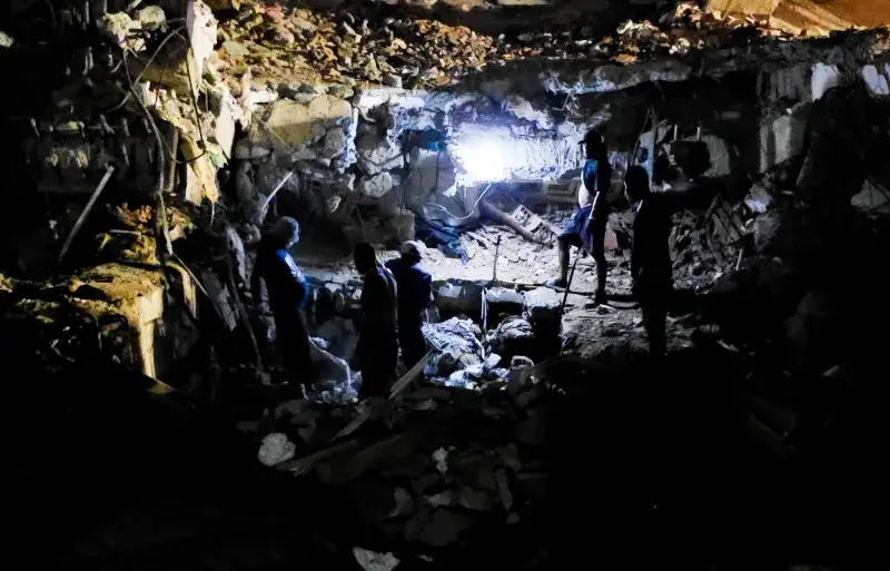 La Guaira intenta dormir entre ruinas, apagones y miedo tras el doble sismo