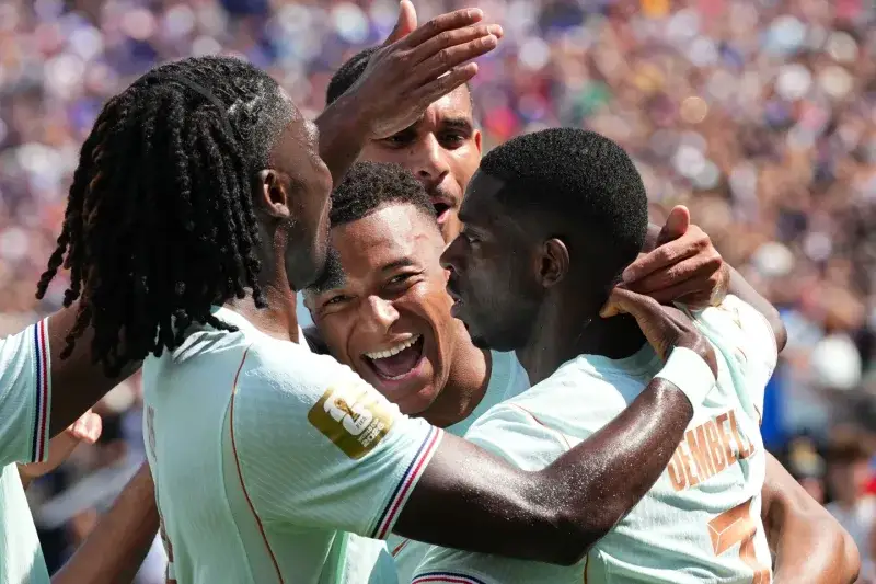 Dembélé firma triplete y Francia golea 4-1 a Noruega