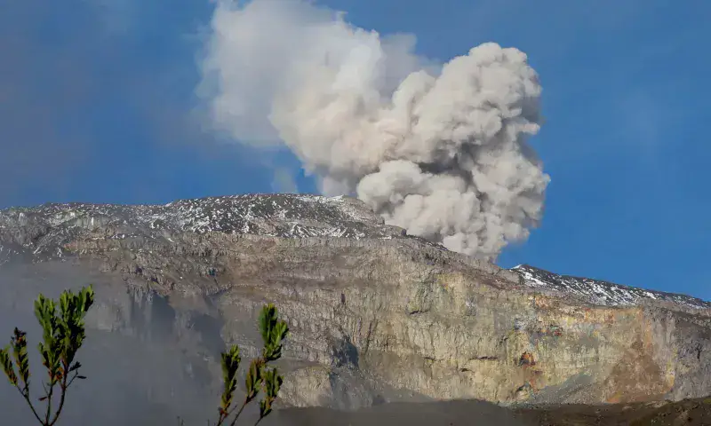 Volcán Nevado de Ruiz sigue inestable y persiste alerta naranja