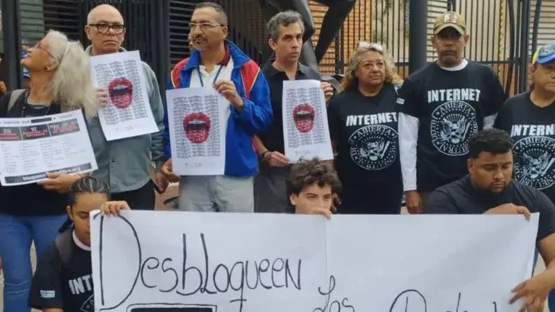 Exigen levantar la censura digital a más de 200 dominios web