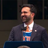 Mamdani celebra el título de los Knicks en la Alcaldía de Nueva York