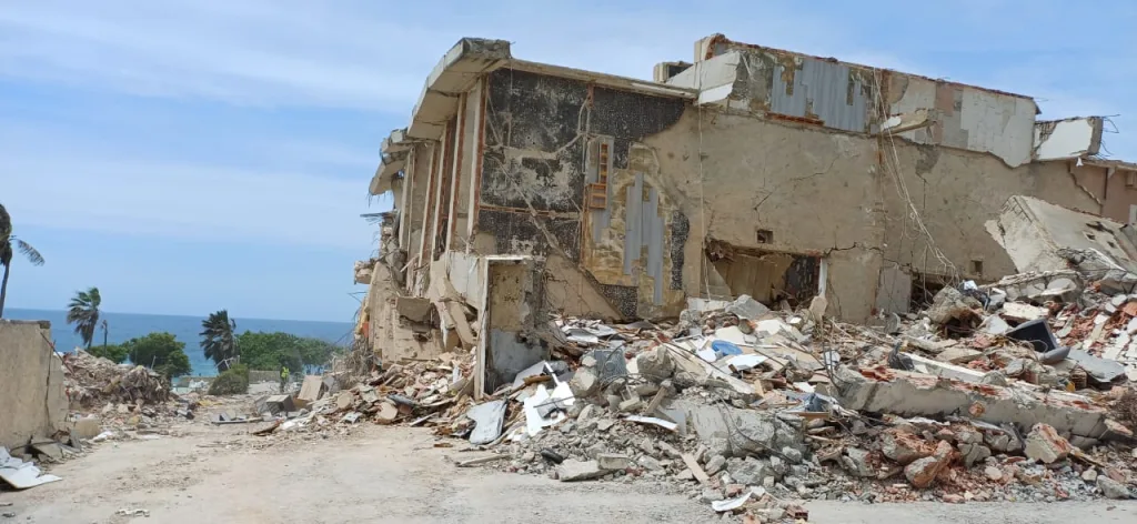 Familias exigen recuperar cuerpos de víctimas del terremoto