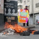 Caraqueños queman a Tareck El Aissami como Judas 