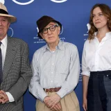 Venecia rehabilita a Woody Allen que vuelve con "Coup de chance"