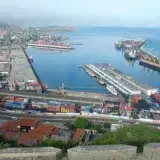 La Guaira sigue moviendo carga, pero desvíos a Puerto Cabello elevan costos