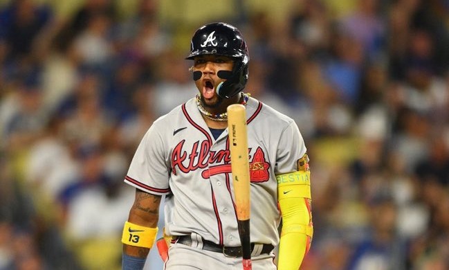 Ronald Acuña Jr. a tres jonrones de épica temporada en Grandes Ligas