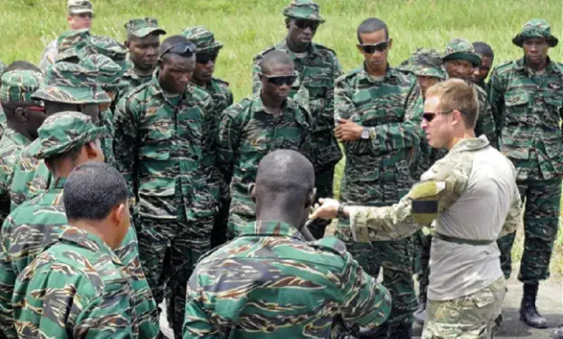Guyana asegura que EE. UU. quiere desarrollar su Fuerza de Defensa