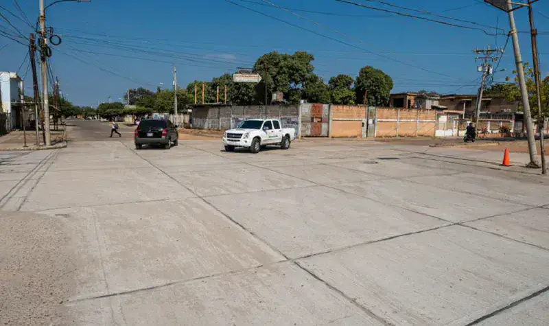 Entregan trabajos de concreto en esquina de Don Pepe