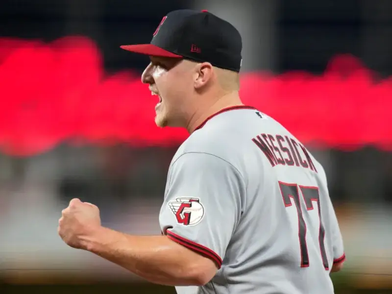 Guardians vencen 3-2 a los Marlins con Parker Messick y Cade Smith